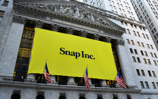 Капитализация соцсетей упала на $80 млрд на фоне обвала акций Snap на 37%1