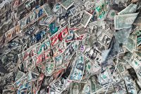 Банкноты, использованные в интерьере кафе1