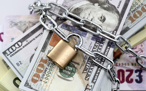 Мосбиржа признала блокировку части валюты клиентов после введения санкций1