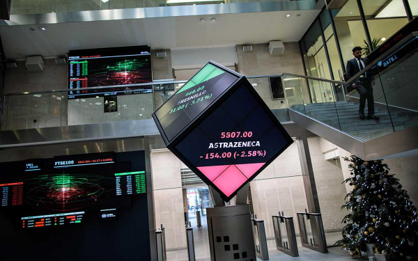 Цены на нефть впервые за полторы недели упали ниже $78 за баррель1
